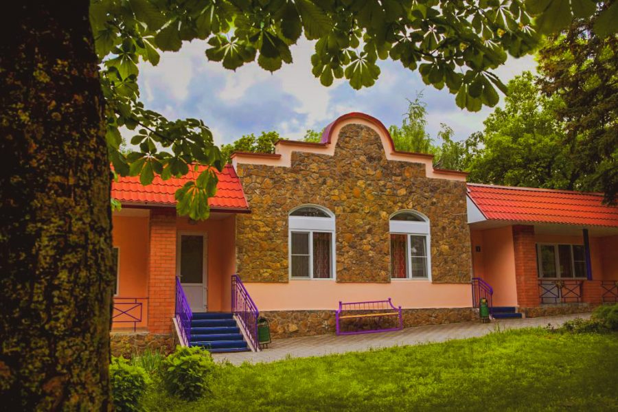 Коттедж в санатории Лесной в городе Железноводске - фотография