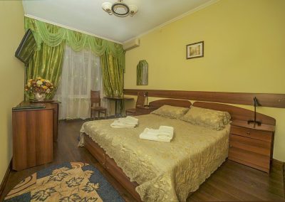 Двухместный номер в санатории Лесной в городе Железноводске - фотография