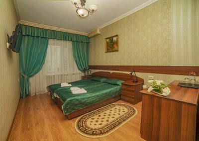 Двухместный номер в санатории Лесной в городе Железноводске - фотография