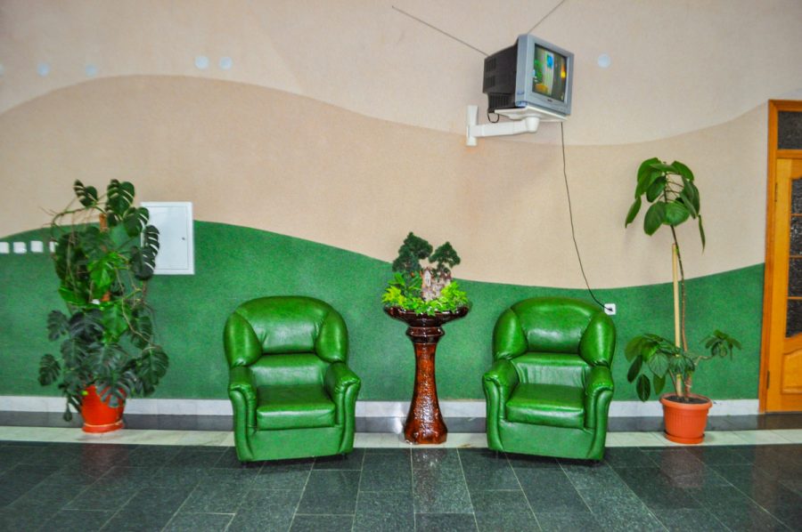 Холл в санатории Лесной в городе Железноводске - фотография