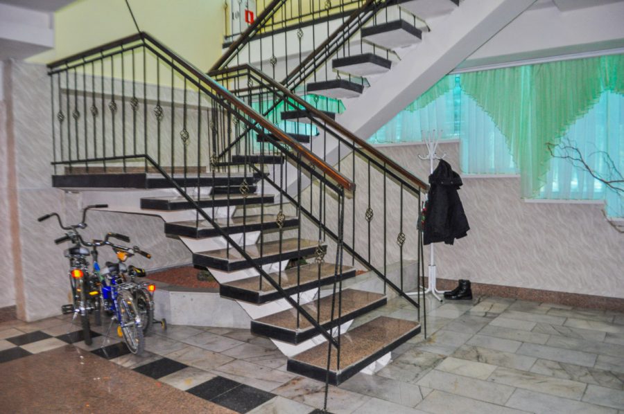 Лестница в санатории Лесной в городе Железноводске - фотография