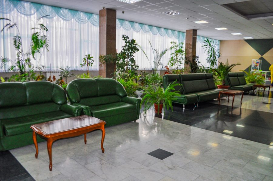 Холл в санатории Лесной в городе Железноводске - фотография