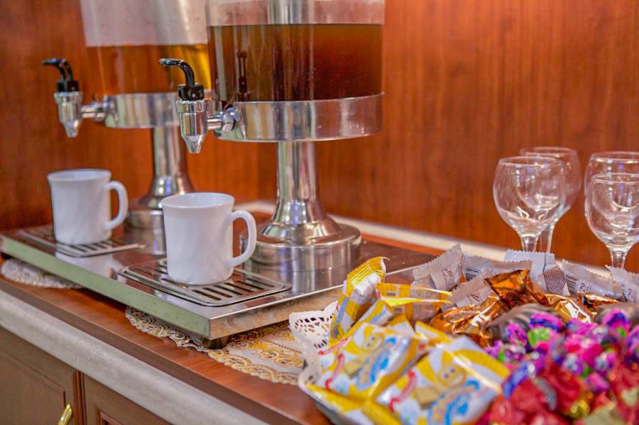 Питание в Малом обеденном зале в санатории Лесной в городе Железноводске - фотография