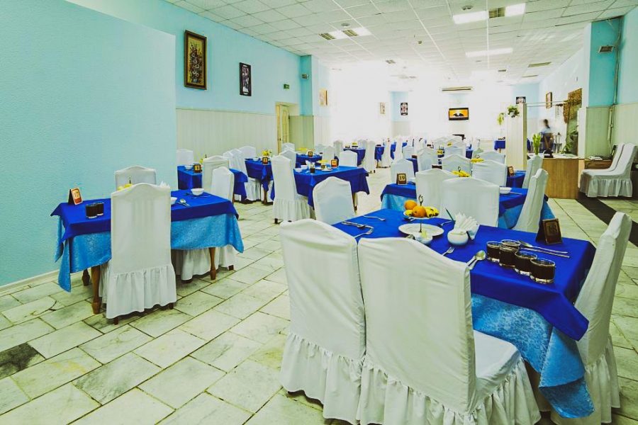 Питание в Общем обеденном зале в санатории Лесной в городе Железноводске - фотография