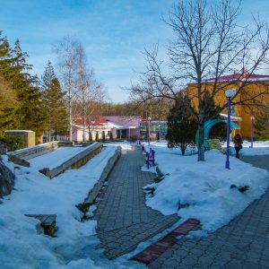 Территория в санатории Лесной в городе Железноводске - фотография