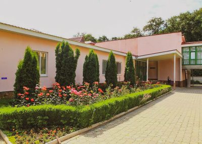 Территория в санатории Лесной в городе Железноводске - фотография