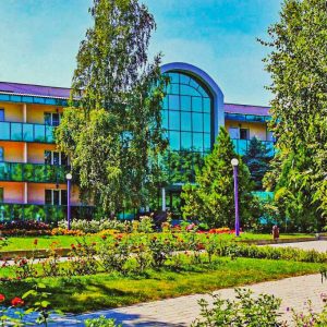 Территория в санатории Лесной в городе Железноводске - фотография