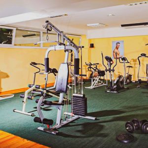 Тренажерный зал в санатории Лесной в городе Железноводске - фотография