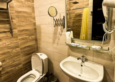 Улучшенный 2 местный 1 комнатный номер в санатории «Лесной» в г. Железноводске - фотография