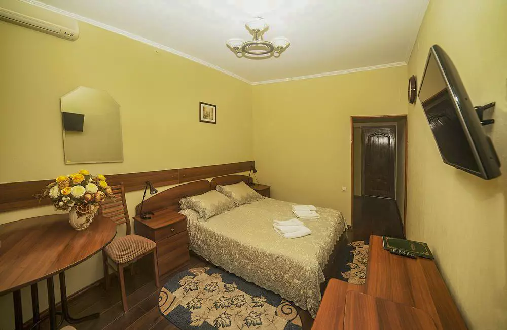 Двухместный номер в санатории Лесной в городе Железноводске - фотография