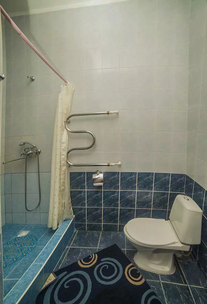 Одноместный номер с балконом в санатории Лесной в городе Железноводске - фотография