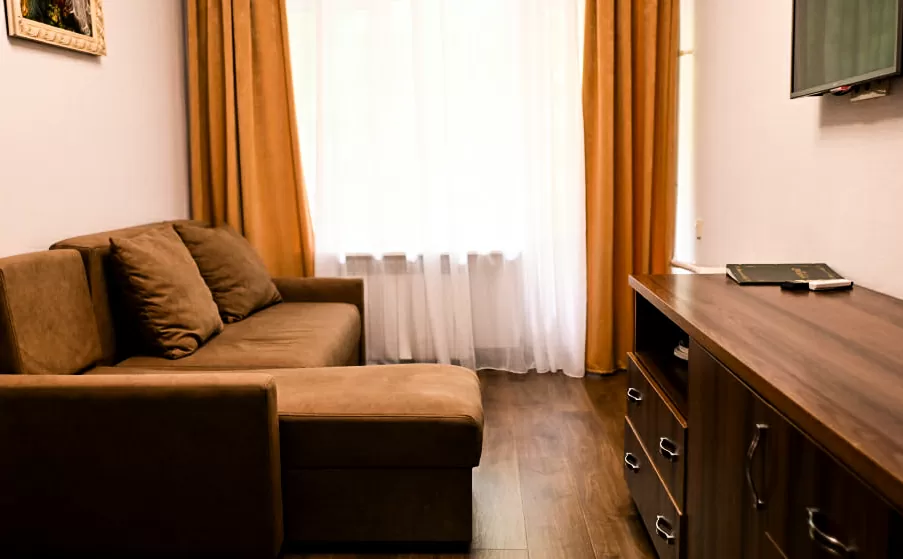 2 местный 2 комнатный Люкс улучшенный в санатории «Лесной» в г. Железноводске - фотография